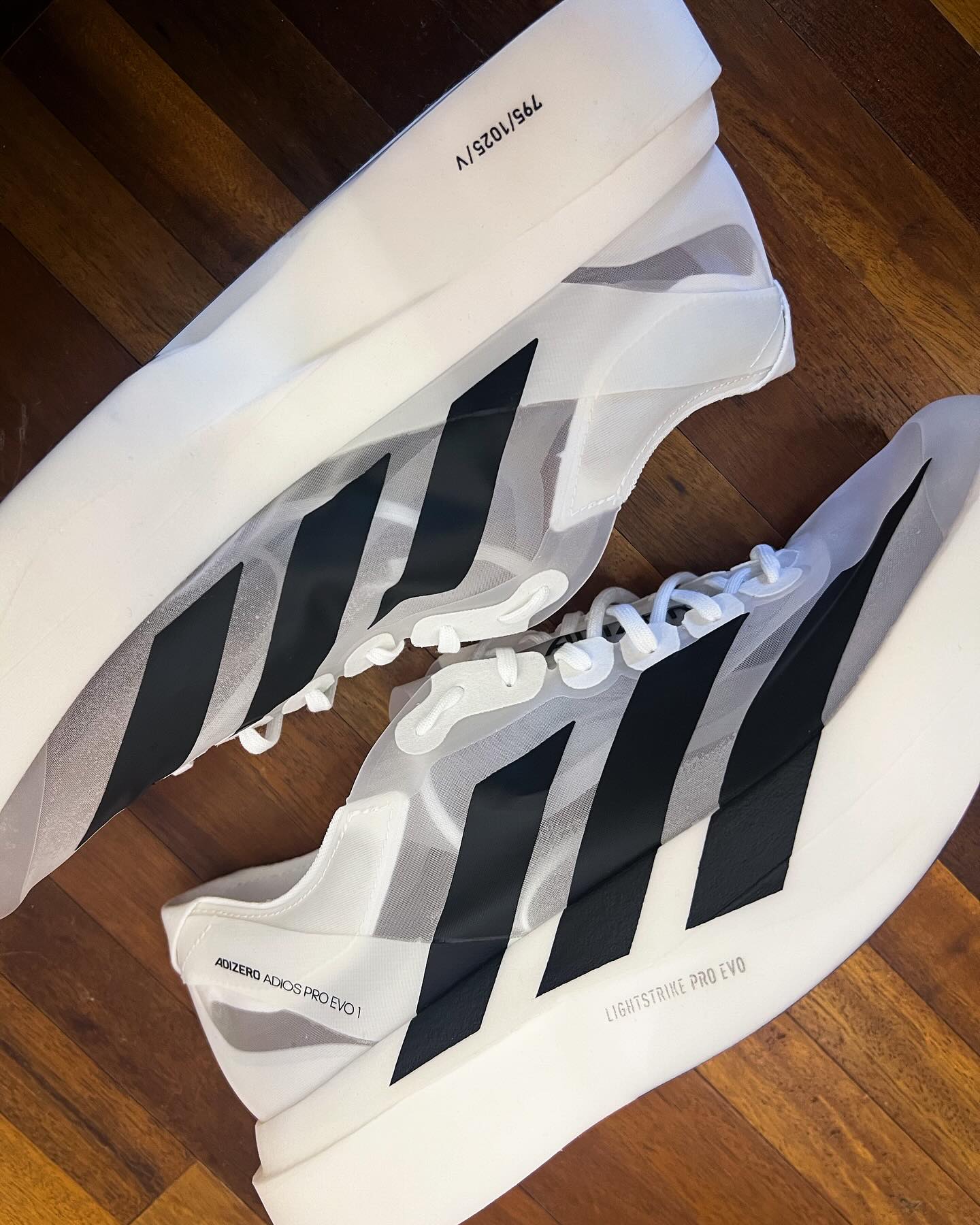Adidas Adizero Adios Pro Evo 1