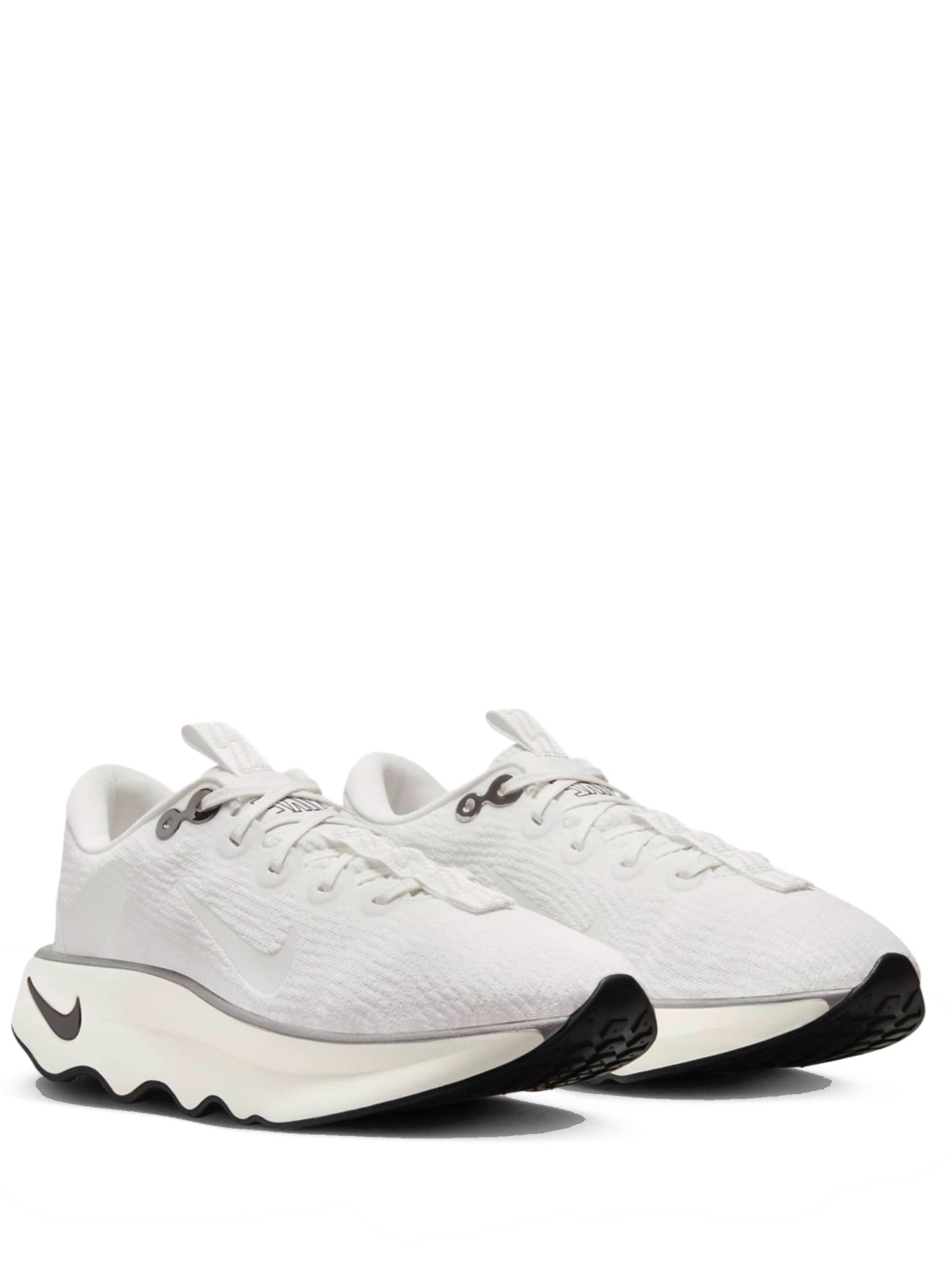 Nike MOTIVA White